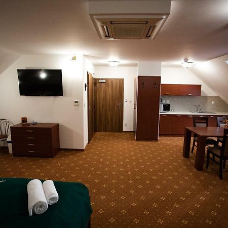 Penzion Polovnik Moldava nad Bodvou エクステリア 写真