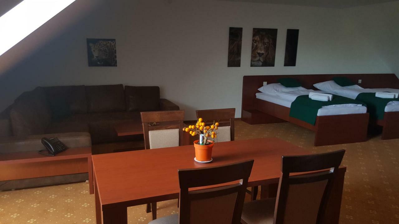 Penzion Polovnik Moldava nad Bodvou エクステリア 写真