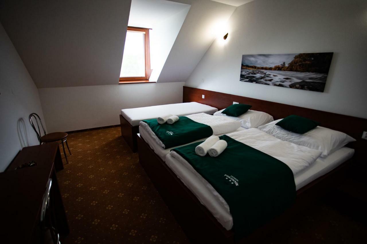 Penzion Polovnik Moldava nad Bodvou エクステリア 写真
